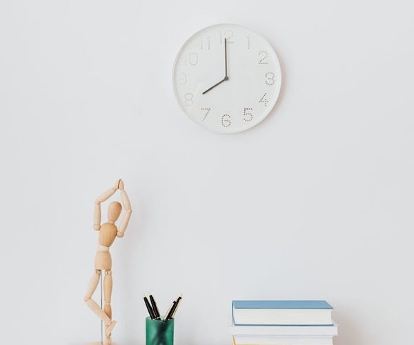 Minimalist representation of a balanced daily routine